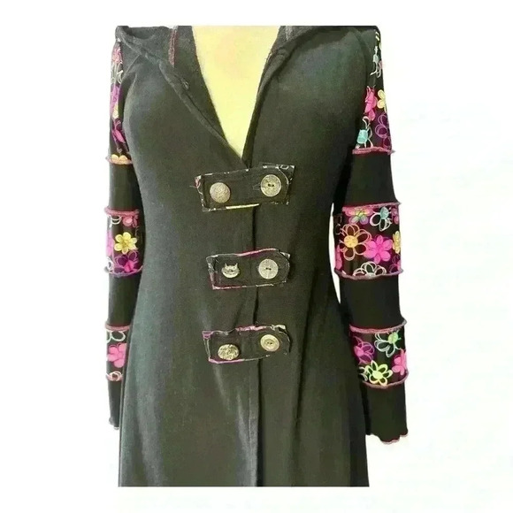 Stunning Bespoke Steampunk and Fantasy Corset-Laced Couture - Picture 3 of 9